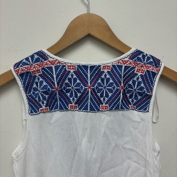 Solitaire Sleeveless Embroidered Top - Picture 12 of 12
